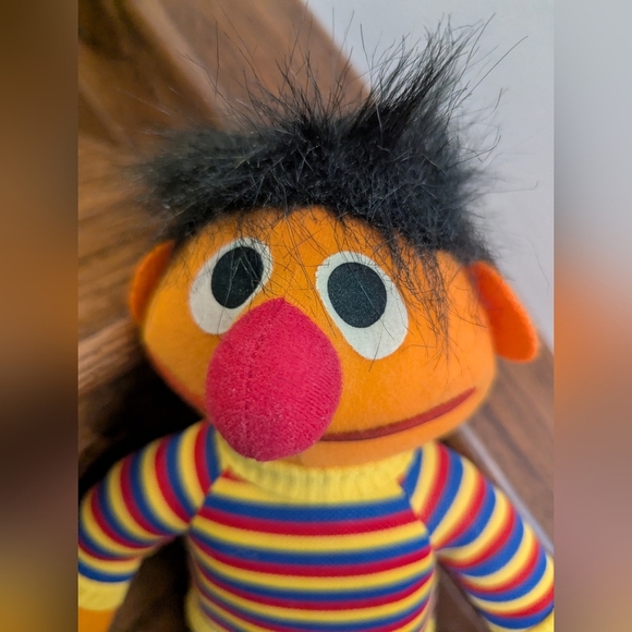 Vintage 1980's Hasbro Softies Sesame Street ERNIE Plush - Picture 2 of 6